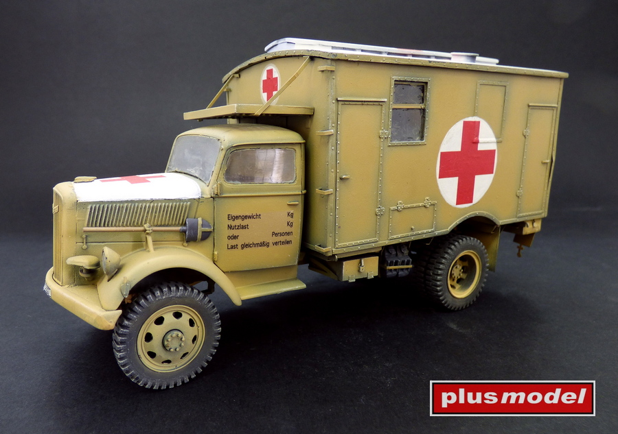 Opel Blitz 4x4 ambulance-1