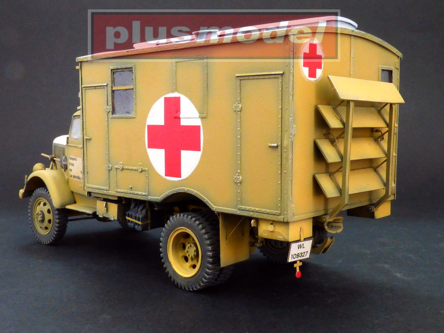 Opel Blitz 4x4 ambulance-2